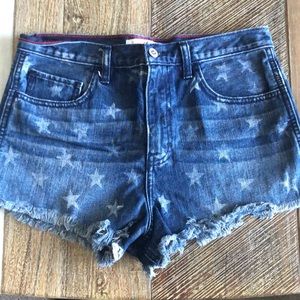 Hollister California - Raw Hem Denim Star shorts